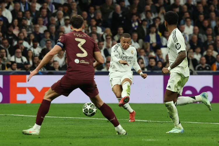 2025-02-19T214621Z_10547925_UP1EL2J1OH87Q_RTRMADP_3_SOCCER-CHAMPIONS-RMA-MCI-REPORT-1740003095 (1)